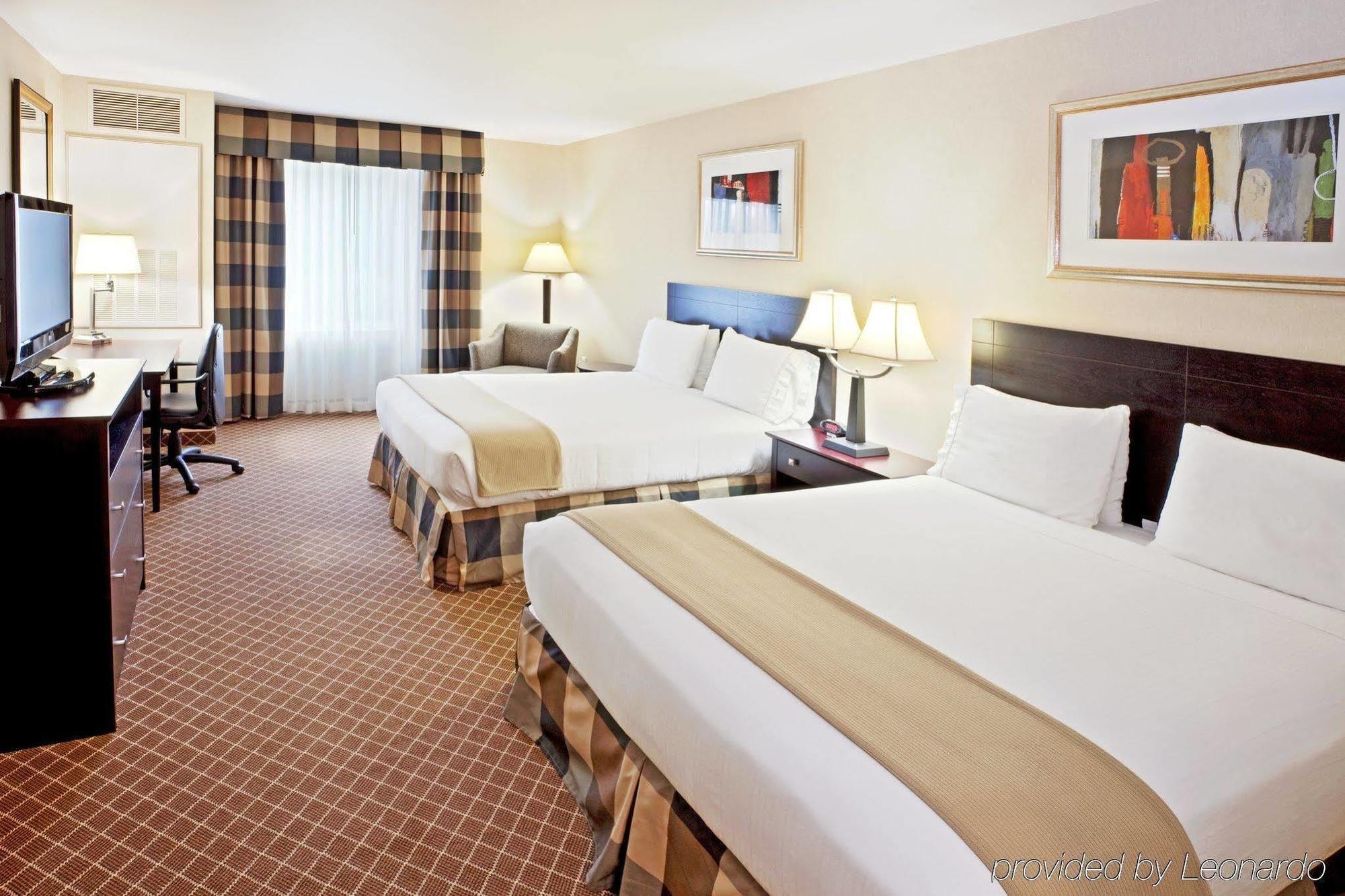 Holiday Inn Express Hotel & Suites Marysville By Ihg Стая снимка